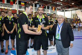 Entrega de trofeo. España tercera clasificada en la categoría masculina. Ceremonia de clausura de...