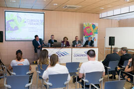 Mesa redonda: "Los proveedores de servicios: los hospitales". Curso "Turismo sanit...