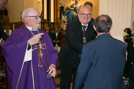 Entrega de medallas de la Cofradía de los Estudiantes. Misa de Lunes Santo. Iglesia de San Agustí...