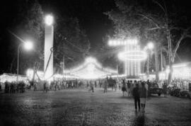 Iluminación de la feria de Málaga. Parque de Málaga. Agosto de 1963