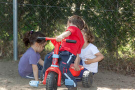 Jugando en la Escuela Infantil Francisca Luque. Campus de Teatinos. Mayo de 2014