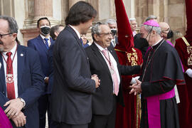 Francisco Oliva, José Ángel Narváez y Jesús Catalá. Acto de la Hermandad de los Estudiantes en la Catedral. Plaza del Obispo, Málaga. Abril de 2022