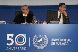 José Ángel Narváez y Juan Manuel Moreno. Imposición de la Medalla de Oro de la Universidad de Mál...