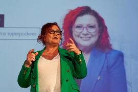 Conferencia "Dialogando" con Clara Grima. Escuela de Ingenierías Industriales de la Universidad de Málaga. Mayo de 2024