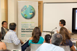 Cursos de verano 2012 de la Universidad de Málaga. El papel de lo privado en la gestión de lo púb...