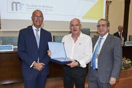 Entrega de premio extraordinario de doctorado. Celebración del 50 Aniversario de la Facultad de M...