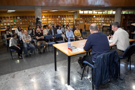 Asistentes a la presentación de la novela 'El protegido', de Pablo Aranda. Biblioteca General. Ab...