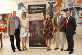 Foto de grupo. Entrega de Becas de la Cátedra Santander de Responsabilidad Social Corporativa. Fa...