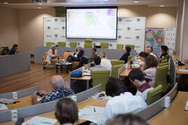 Mesa redonda: «¿El periodismo bajo sospecha?». Curso "La verdad de las mentiras". Curso...