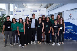 Foto de grupo previa a la entrega de honores y distinciones de la Facultad de Marketing y Gestión. Campus de Teatinos. Junio de 2025