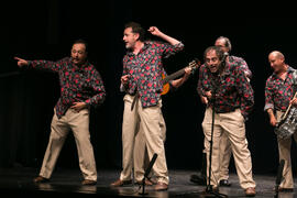 Actuación solidaria "La Chirigota del Selu". Cursos de Verano de la Universidad de Málaga. Vélez-Málaga. Julio de 2019