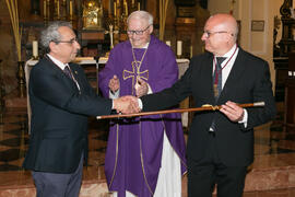 Entrega del bastón de mando de la Universidad de Málaga a la Cofradía de los Estudiantes. Misa de...