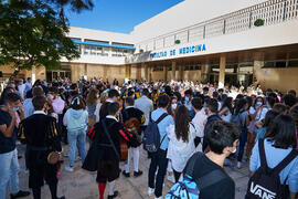 Ambiente tras el homenaje a los sanitarios en la Facultad de Medicina de la Universidad de Málaga...