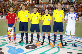 Capitanes y árbitros. Partido España contra Eslovaquia. 14º Campeonato del Mundo Universitario de Fútbol Sala 2014 (FUTSAL). Antequera. Julio de 2014