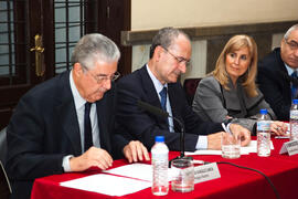 Conmemoración del 45 Aniversario de la primera clase universitaria en el Ayuntamiento de Málaga. ...