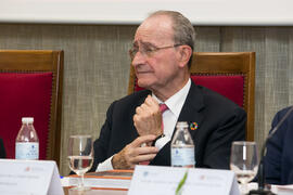 Francisco de la Torre. Presentación de la memoria del 50 Aniversario de la Facultad de Económicas...