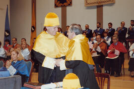 Investidura como Doctor "Honoris Causa" de D. Manuel Elkin Patarroyo por la Universidad...