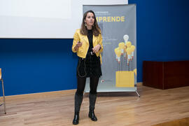 Intervención de Míriam García en la conferencia "Emprendimiento y promoción del territorio" junto a Sara Carmona. Seminario "Emprende 21". Paraninfo. Noviembre de 2017