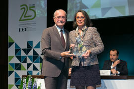 Entrega de galardón conmemorativo. Acto del 25 Aniversario del Parque Tecnológico de Andalucía. P...