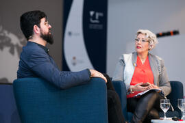 Ana Belén Castillo "Dialogando" con Manu Sánchez. Complejo de Estudios Sociales y Comer...