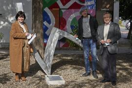 Inauguración de la escultura "Zigzag en aluminio", de Robert Harding. Contenedor Cultur...