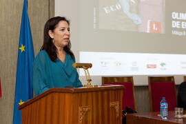 Beatriz Lacomba durante la entrega de premios de la VII Olimpiada de Economía. Facultad de Ciencias Económicas y Empresariales. Febrero de 2015