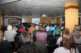 Javier Ramírez impartiendo una conferencia en la presentación de "Málaga en el punto de mira...