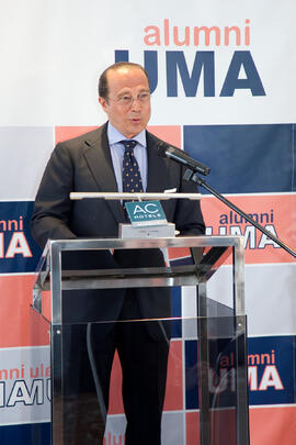 Nombramiento de Antonio Vázquez como Alumno de Honor de la Universidad de Málaga. Foro Alumni UMA. Marzo 2014