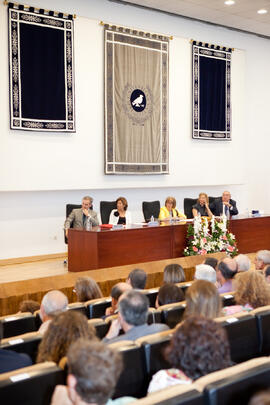 Homenaje al personal que cumple 25 años al servicio de la Universidad de Málaga y personal jubila...