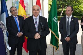 Hamid Al-Naimiy en la inauguración de la Oficina de la Universidad de Sharjah, Emiratos Árabes. J...