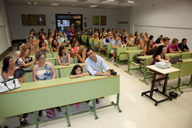 Alumnos y profesores durante la graduación en el CIE de la Universidad de Málaga. Centro Internacional de Español. Agosto de 2014
