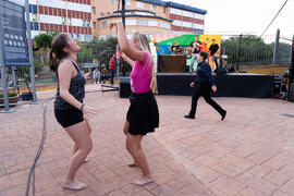 Actuación del grupo musical "Who Killed the DJ". Welcome to UMA. Bienvenida a los alumnos de intercambio internacional de la Universidad de Málaga. Jardín botánico. Octubre de 2019