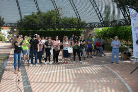 Asistentes a la rueda de prensa del I Día del Estudiante de la Universidad de Málaga. Jardín Botánico de la Universidad de Málaga. Mayo de 2017