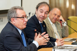 Presentación del libro "Málaga en el punto de mira. Relato fotográfico del siglo XX". Rectorado. Diciembre de 2014.