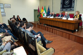 Mesa presidencial. Nombramiento de José Sánchez Maldonado como Alumno de Honor de la Facultad de ...