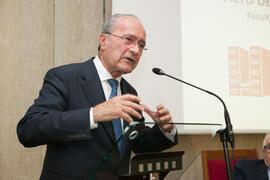 Francisco de la Torre en la clausura del 50 Aniversario de la Facultad de Económicas. Facultad de...