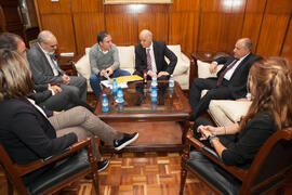 Reunión posterior a la firma del convenio con la Universidad de Sharjah, Emiratos Árabes. Palacio...