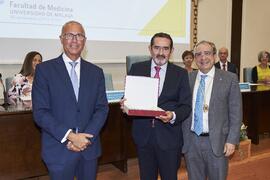 Reconocimiento a personal jubilado. Celebración del 50 Aniversario de la Facultad de Medicina de ...