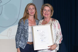 Entrega del Premio Fomento del Deporte a Alicia Serrano Martín en la Gala del Deporte Universitario 2017. Escuela Técnica Superior de Ingeniería de Telecomunicaciones. Junio de 2017