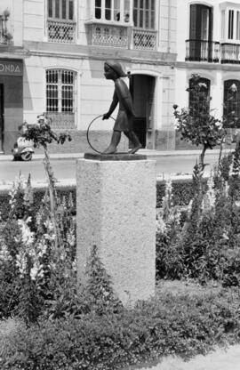 Málaga. Estatua de la Plaza de la Victoria. Mayo de 1963