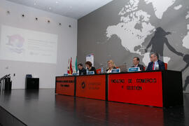 Mesa redonda. Décimo Aniversario de colaboración de la Universidad de Málaga y la Universidad Nacional de Incheon. Complejo de Estudios Sociales y Comercio. Octubre de 2019