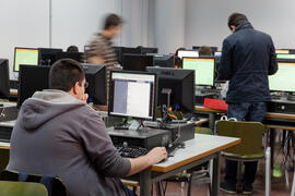 Biblioteca de Informática y Telecomunicaciones. Campus de Teatinos. Abril de 2013