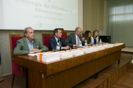 Mesa presidencial. Presentación de la memoria académica correspondiente al curso 2015/2016. Facul...