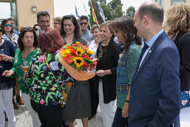 Entrega de flores a Coral Erades. Conmemoración del 30 Aniversario de la Oficina de Transferencia...