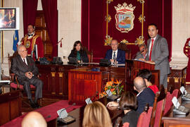 Intervención de Mario Cortés en la entrega de la Medalla de la Ciudad y el título de Hijo Predilecto a Eugenio Chicano. Ayuntamiento de Málaga. Octubre de 2014