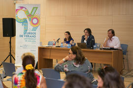 Mesa redonda: «El alojamiento turístico del futuro. Tendencias y visiones del negocio». Curso &qu...