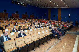 Asistentes a la investidura como Doctores "Honoris Causa" por la Universidad de Málaga de Miquel Roca i Junyent y Miguel Herrero y Rodríguez de Miñón. Paraninfo. Diciembre de 2024