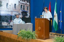 María José de la Torre. Lectura de la "Laudatio". Investidura como Doctor "Honoris Causa" de Carlos Álvarez Rodríguez por la Facultad de Filosofía y Letras de la Universidad de Málaga. Paraninfo. Mayo de 2018