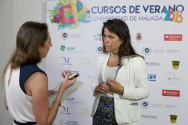 Entrevista a Alicia Carrasco en photocall. Curso "La buena Inteligencia Artificial". Cu...