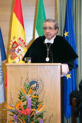 José Ángel Narváez en la investidura como Doctor "Honoris Causa" de José Emilio Navas p...